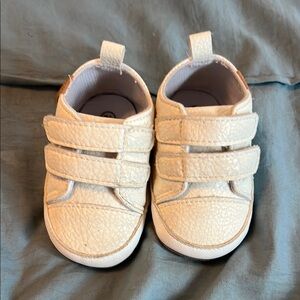 Kids White Velcro Strap Shoes, like new